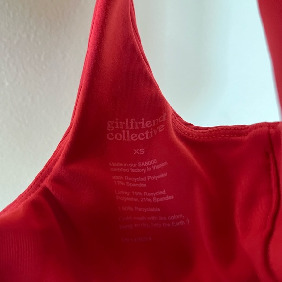 Girlfriend Collective Ribbed Sports Bra - Picture 3 of 3